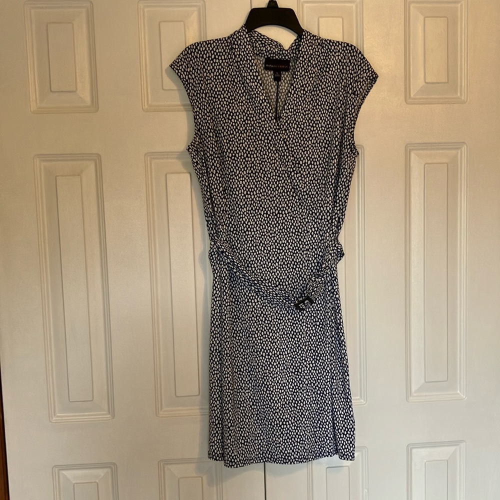Dana Buchman Navy and White Sheath Dress with V-Neck